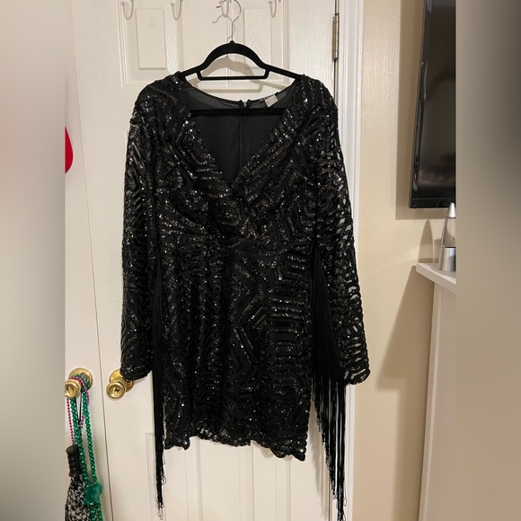 Sequin Fringe V-neck Cocktail Dress - Picture 7 of 8